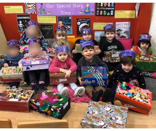 monkey-puzzle-altrincham-children-celbrating-christmas